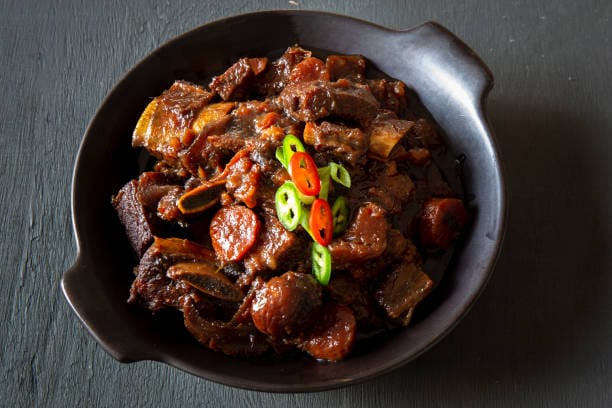 Galbijjim (Kalbijjim, 갈비찜)